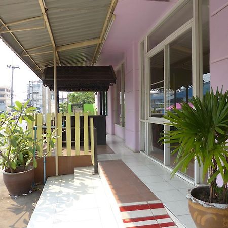 Hotel Silver Reef Udon Thani Esterno foto